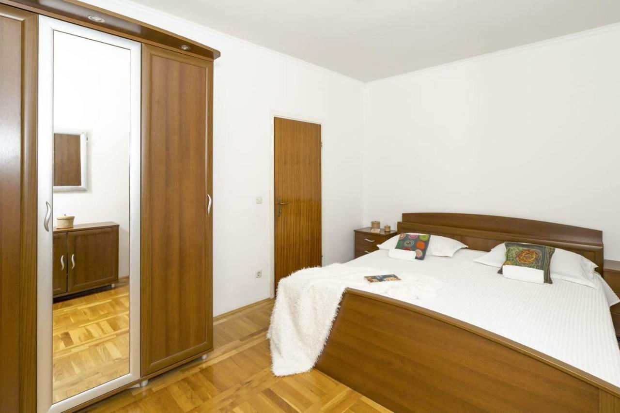 Little place near sea Apartman Appartamento Jesenice  Esterno foto
